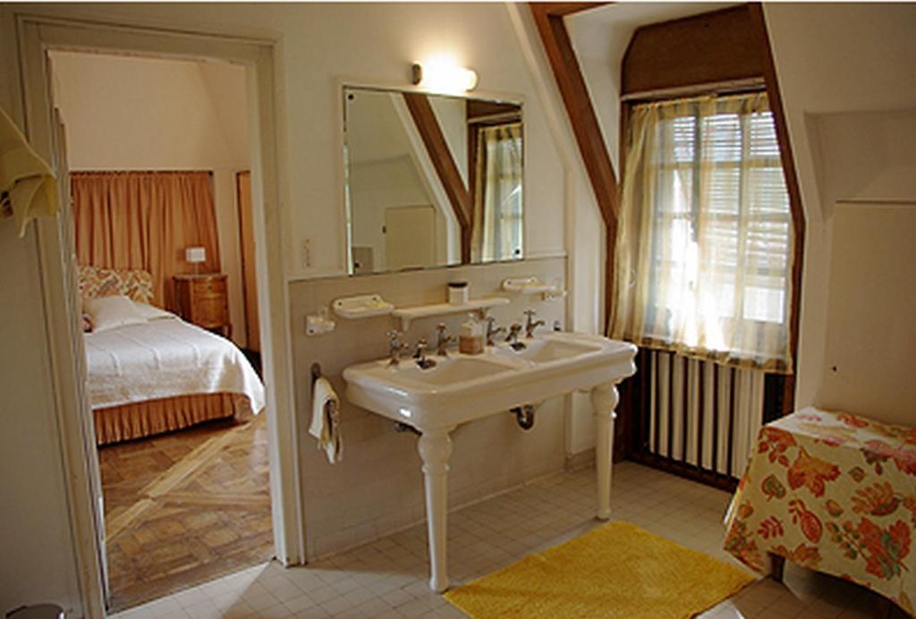 Le Logis D'Arniere Bed & Breakfast Saint Cyr-sous-Dourdan Rom bilde